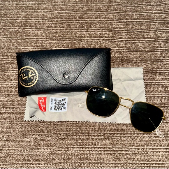 Ray-Ban Sunglasses - Picture 1 of 2